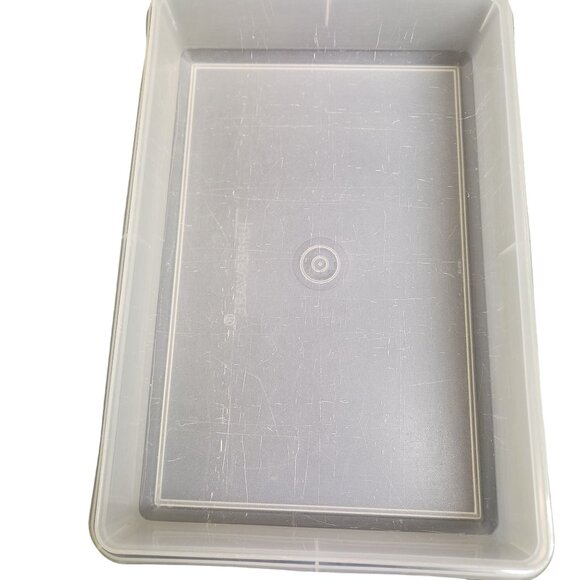 Tupperware Rectangular Storage Container With Lid - Picture 5 of 5